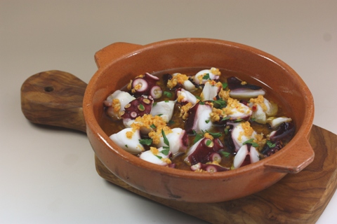 タコのアヒージョ 地中海フーズ