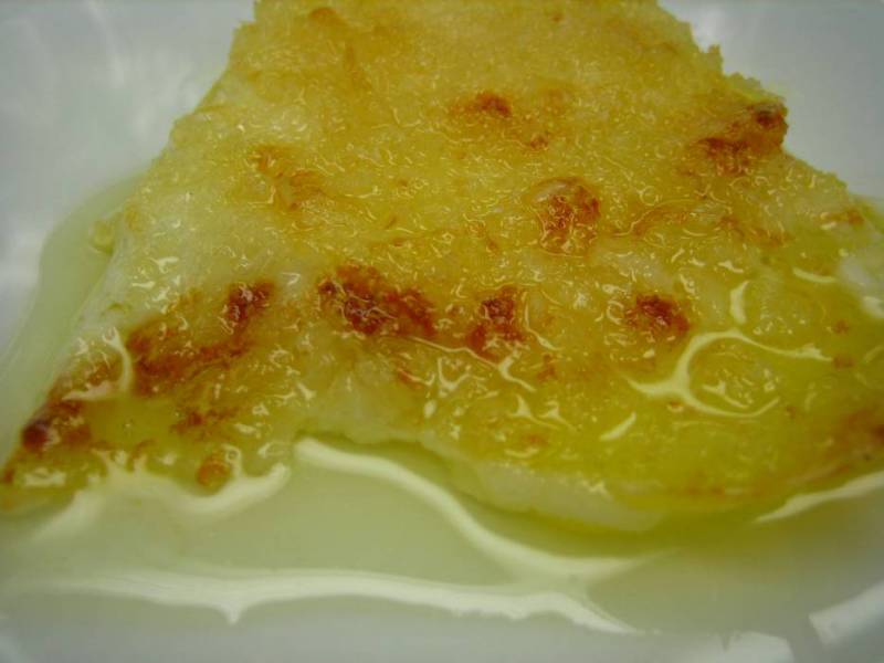 焼きチーズの『トリュフオイル』がけ | 地中海フーズ